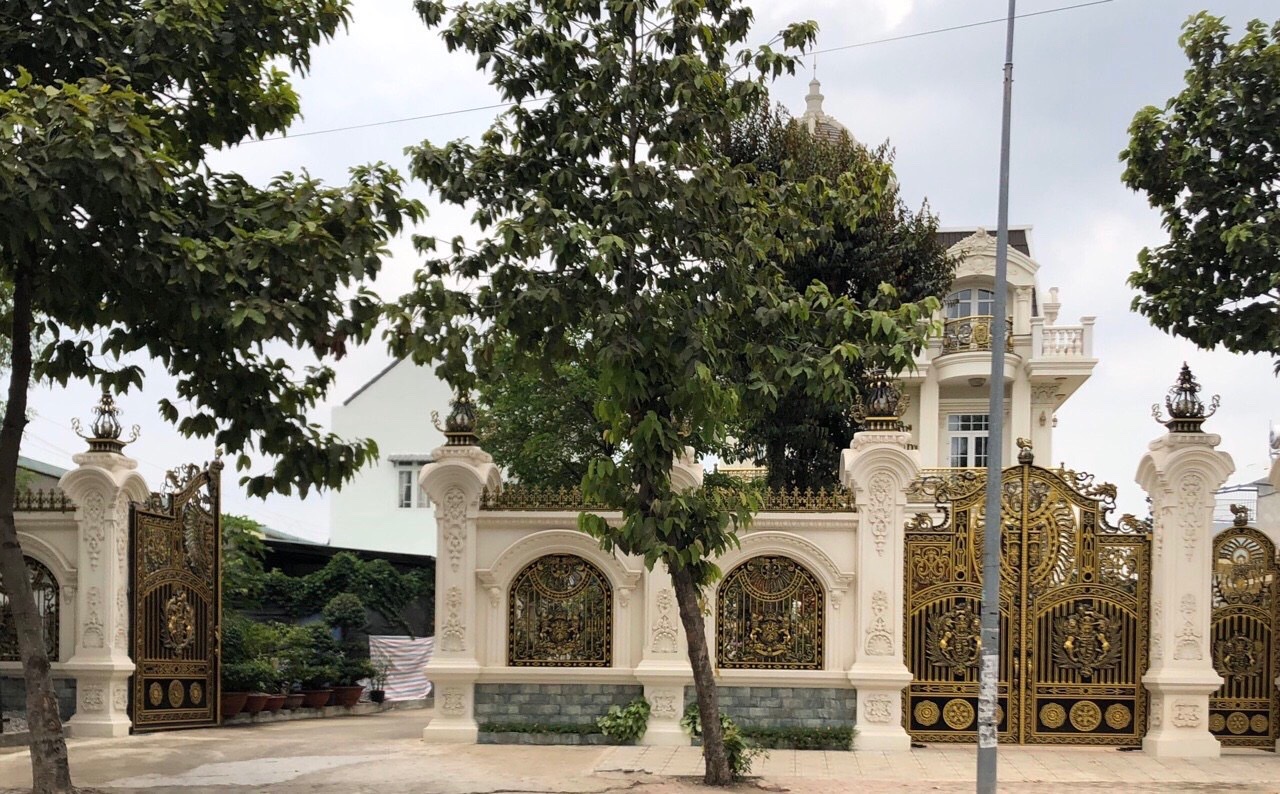lắp cổng tự động tại Biệt thự bình dương